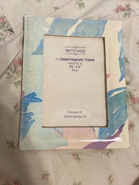 Vintagee Magnetic Picture Frame